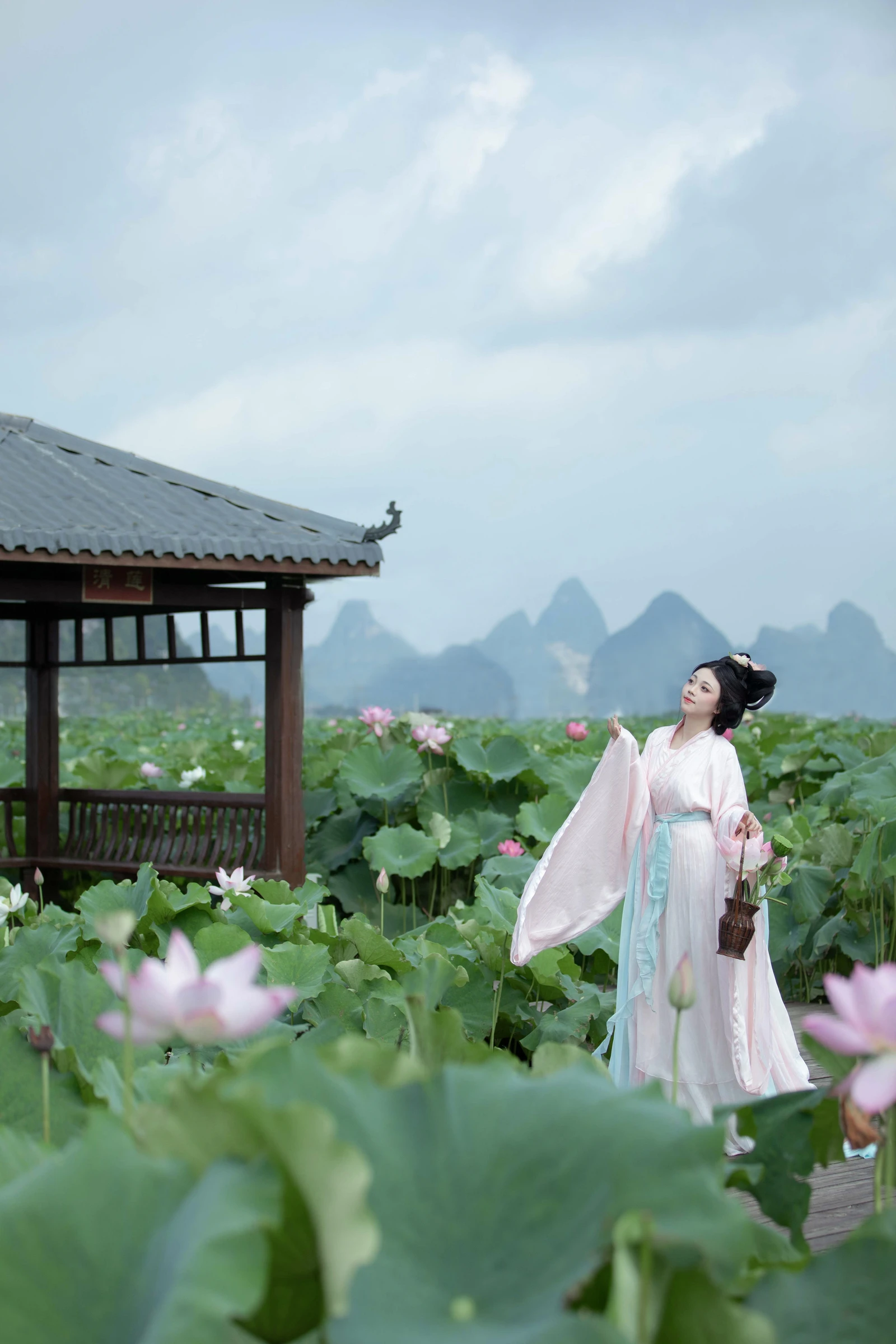 [YITUYU]艺图语-2024.10.19-别有娉婷-谨陬捌-[23P-258MB]-7.webp
